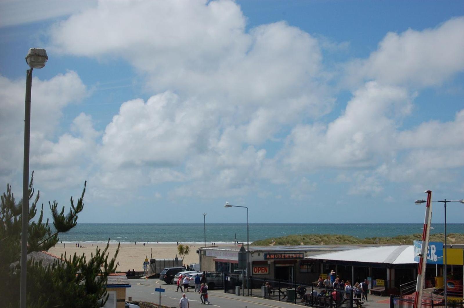 Beach Vista Apartment Three In Barmouth Buitenkant foto